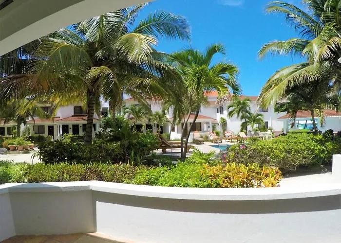 Hotel Tradewinds Paradise