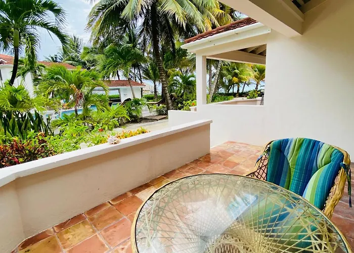 Hotel Tradewinds Paradise