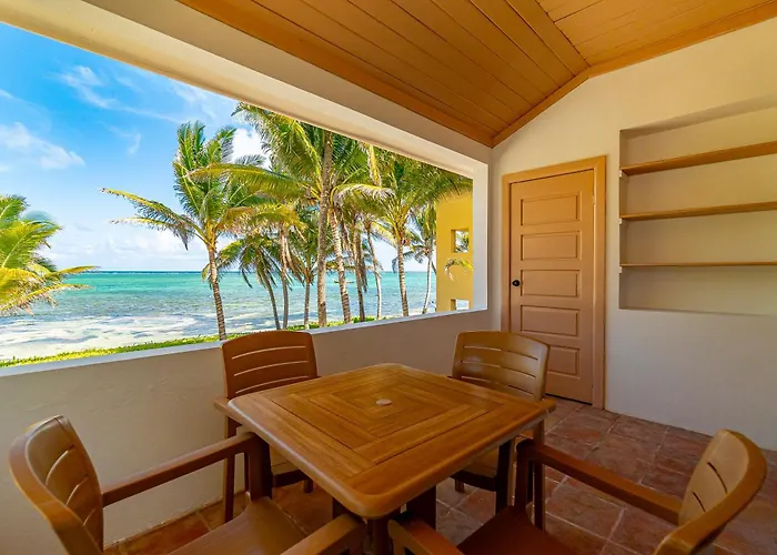Hotel Tradewinds Paradise