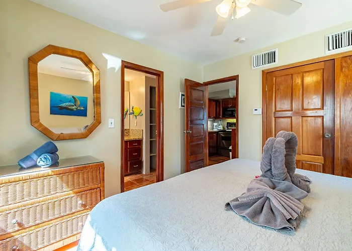 Hotel Tradewinds Paradise