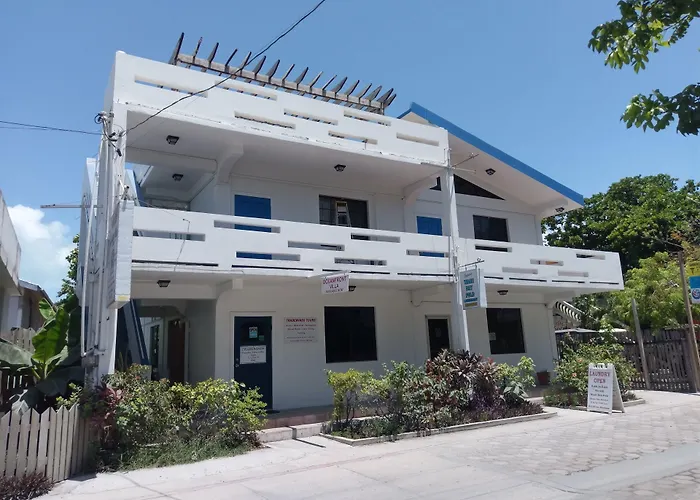 Hotel Tradewinds Paradise