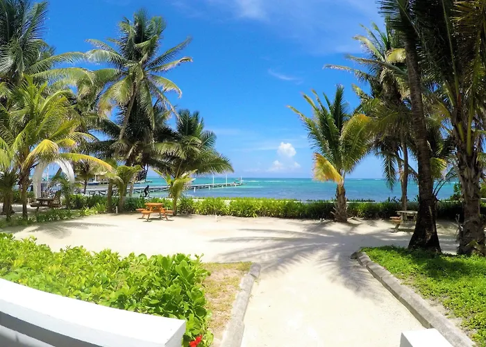 Tradewinds Paradise Hotel 3*