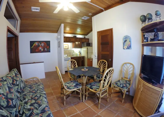 Hotel Tradewinds Paradise