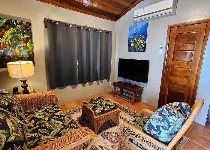 Hotel Tradewinds Paradise