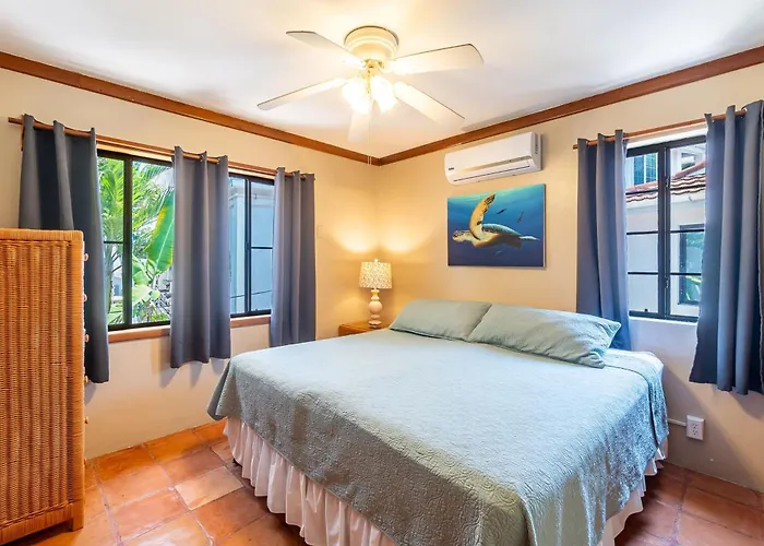 Hotel Tradewinds Paradise